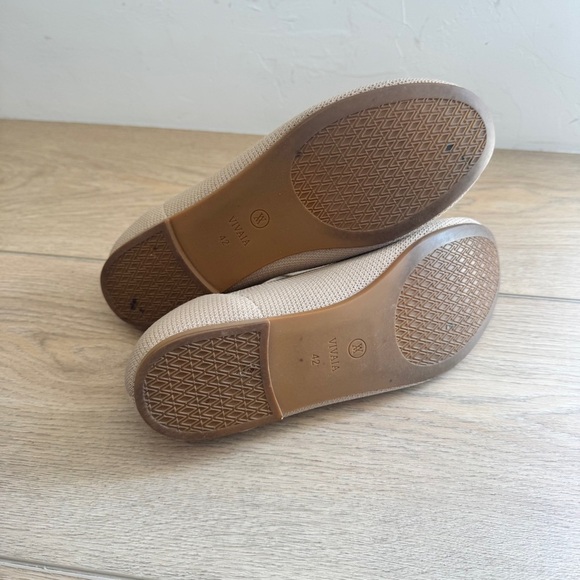 Vivaia Claire Tan Round Toe Shoes - Picture 6 of 7